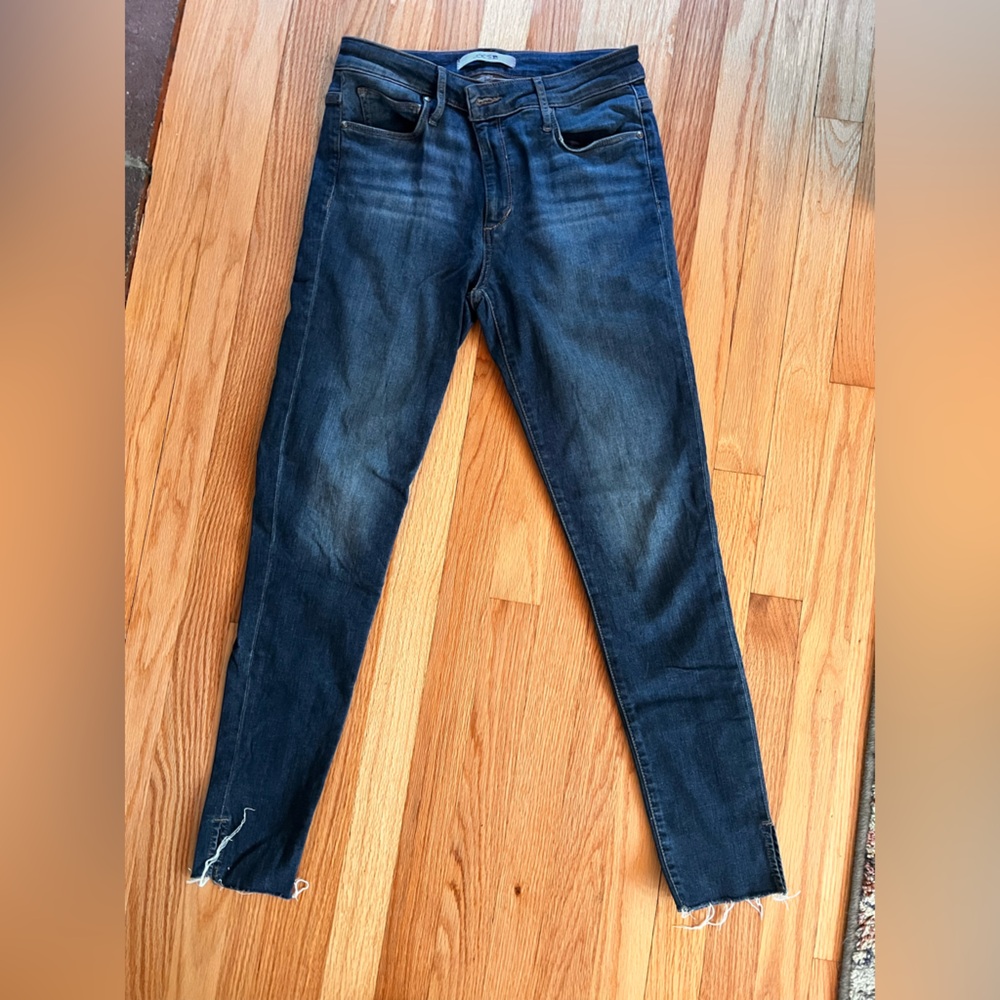 Joes women’s skinny jeans
worn twice- like new!